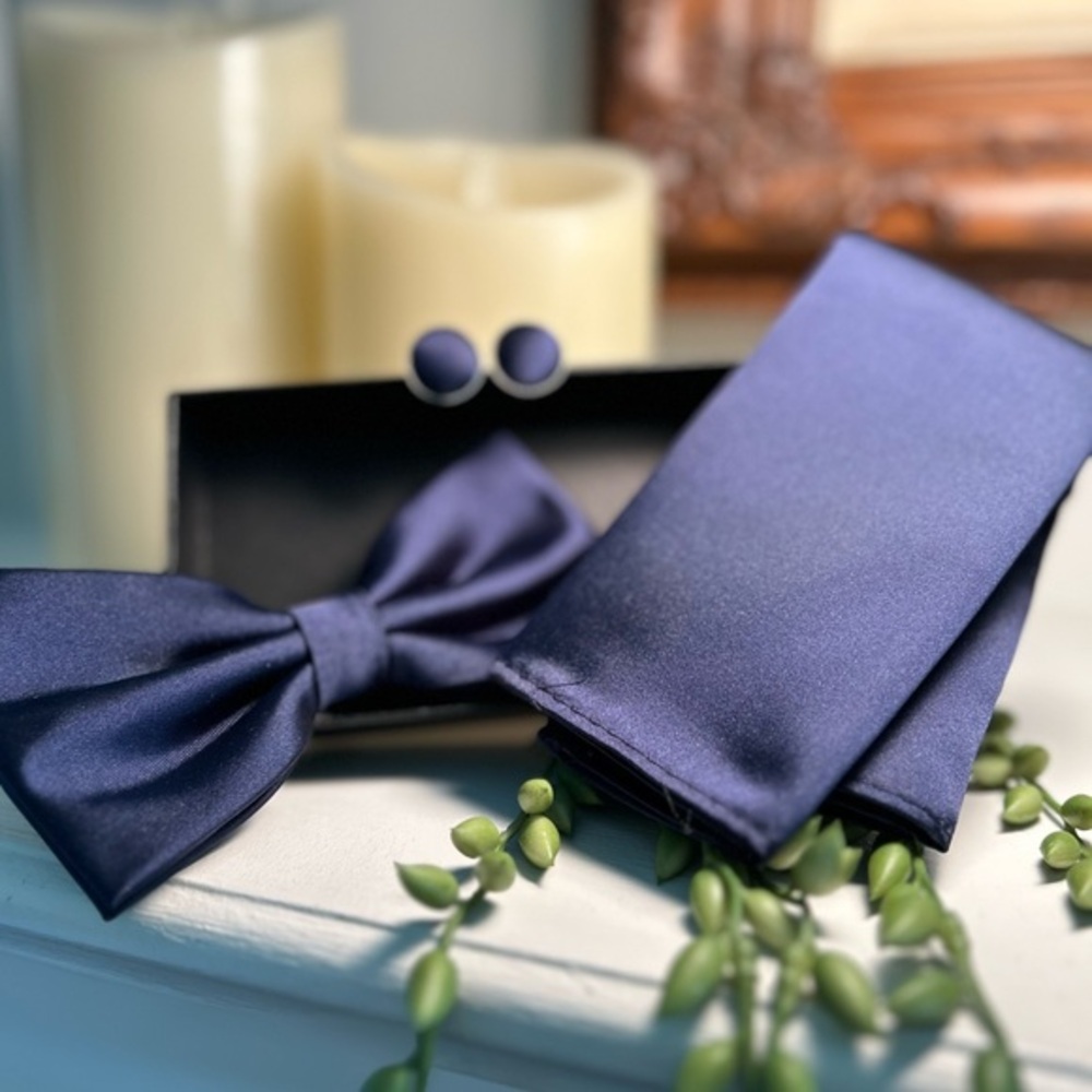 GUSLESON New Navy Bow Tie and Pocket Square Cufflink Set with Gift Box